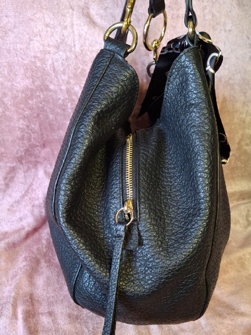 EUC VINCE CAMUTO Black Leather Large Hobo Bag with Scarf Accent - Picture 3 of 8